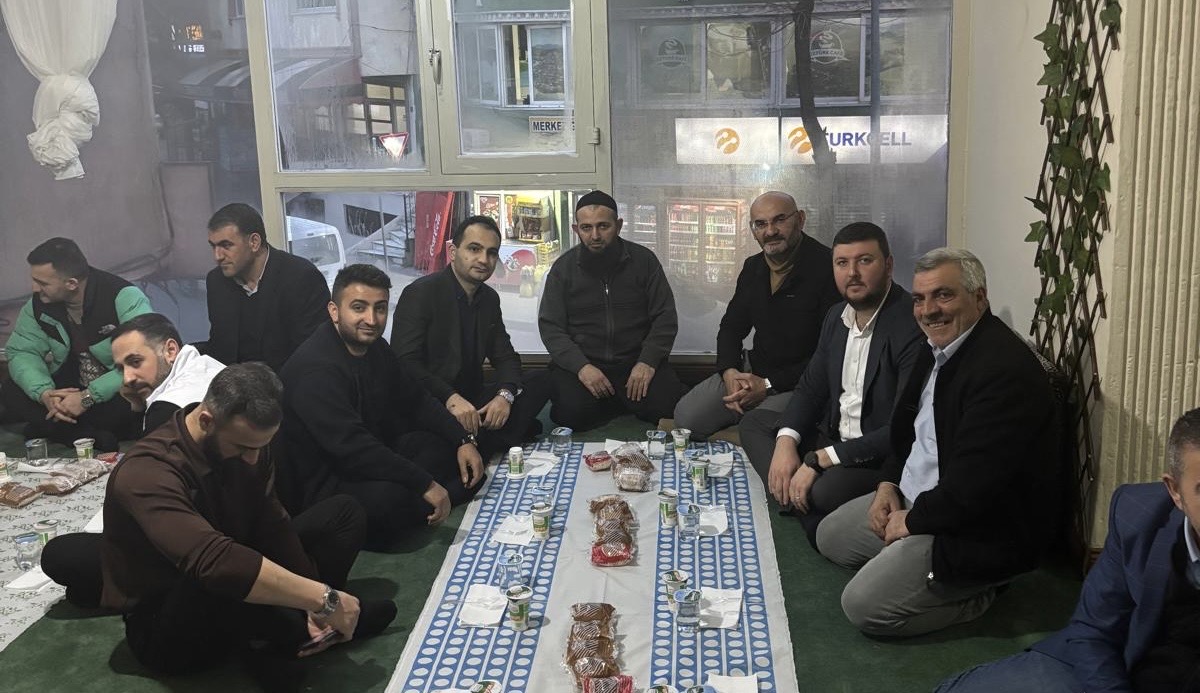Arnavutköy İhlas Kuran Kursu’nun düzenlediği iftar Programı