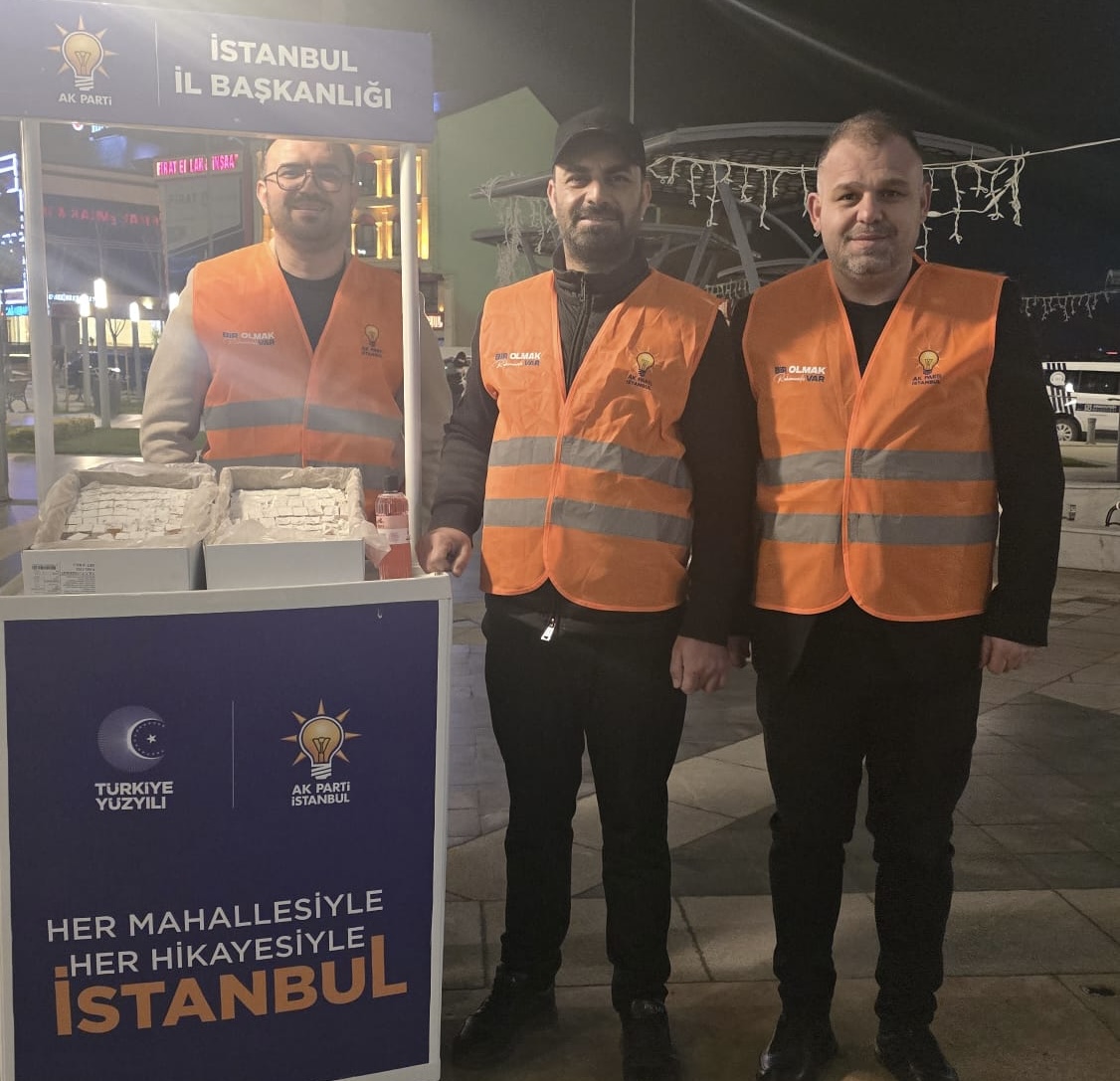 Mübarek Ramazan-ı Şerif’te teravih namazı sonrası Lokum ikramımız