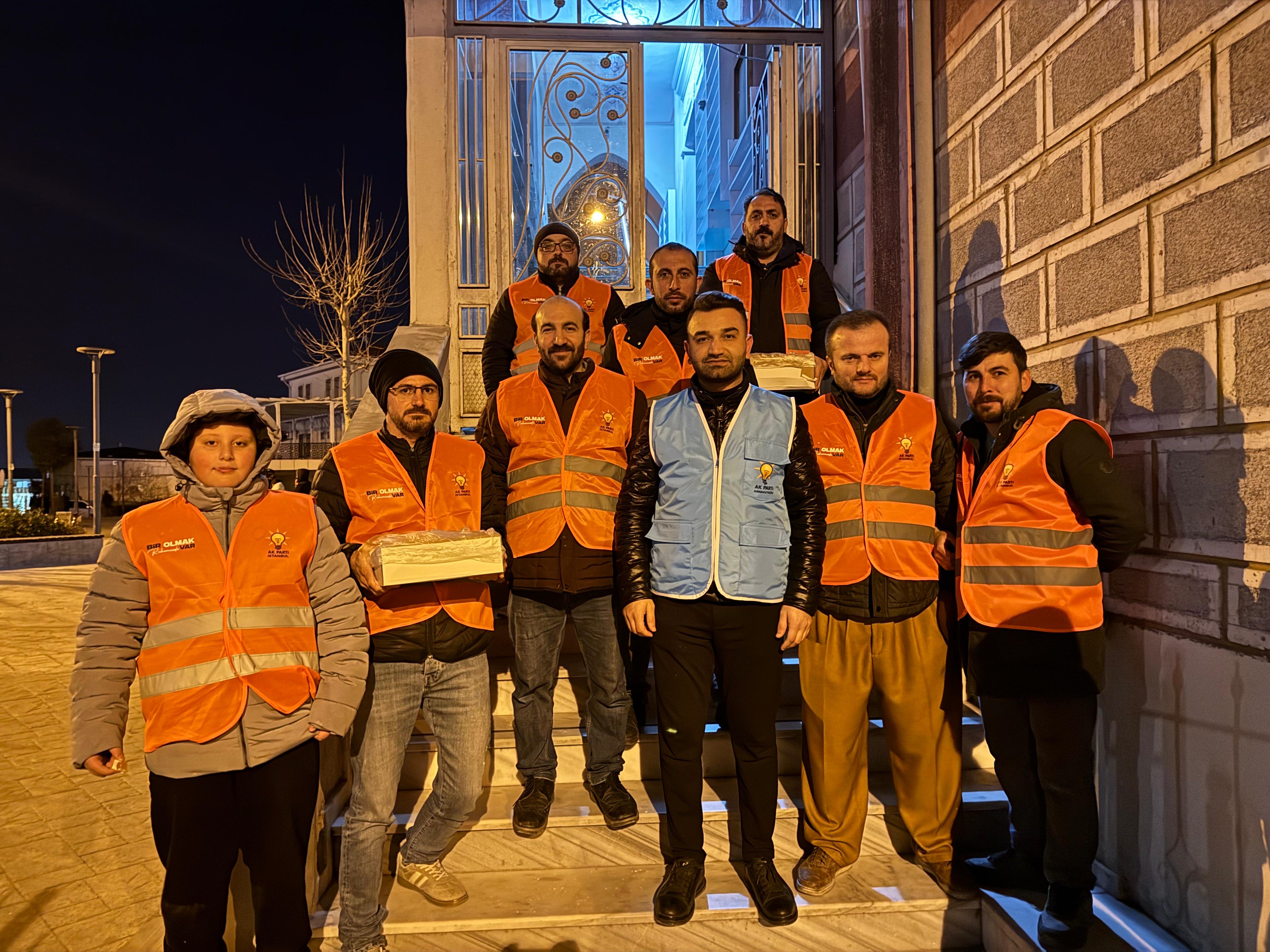 Mübarek Ramazan-ı Şerif’te teravih namazı sonrası Taşoluk Yeşil Camiimizde teşkilatımızla lokum ikramında bulunarak rahmet ayının bereketini hep birlikte paylaştık.