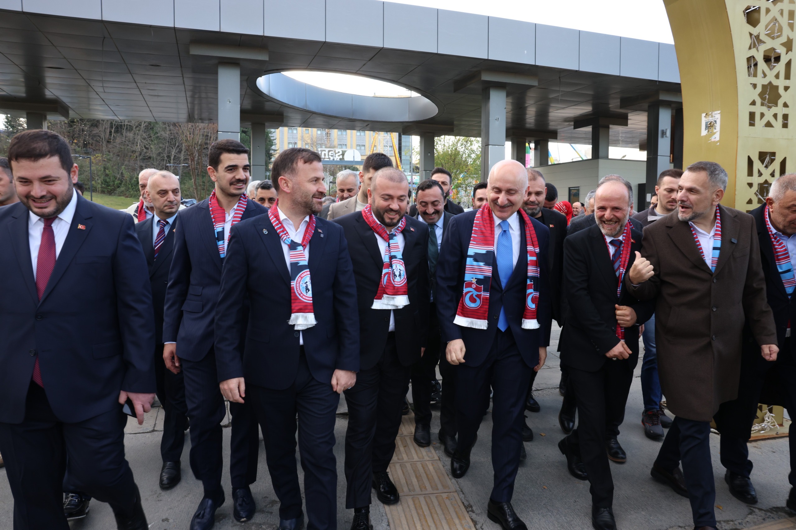Arnavutköy Şehir Parkı’nda gerçekleştirilen Memleket Günleri etkinliğinde Trabzonlu hemşehrilerimizle bir araya gelmenin mutluluğunu yaşadık.