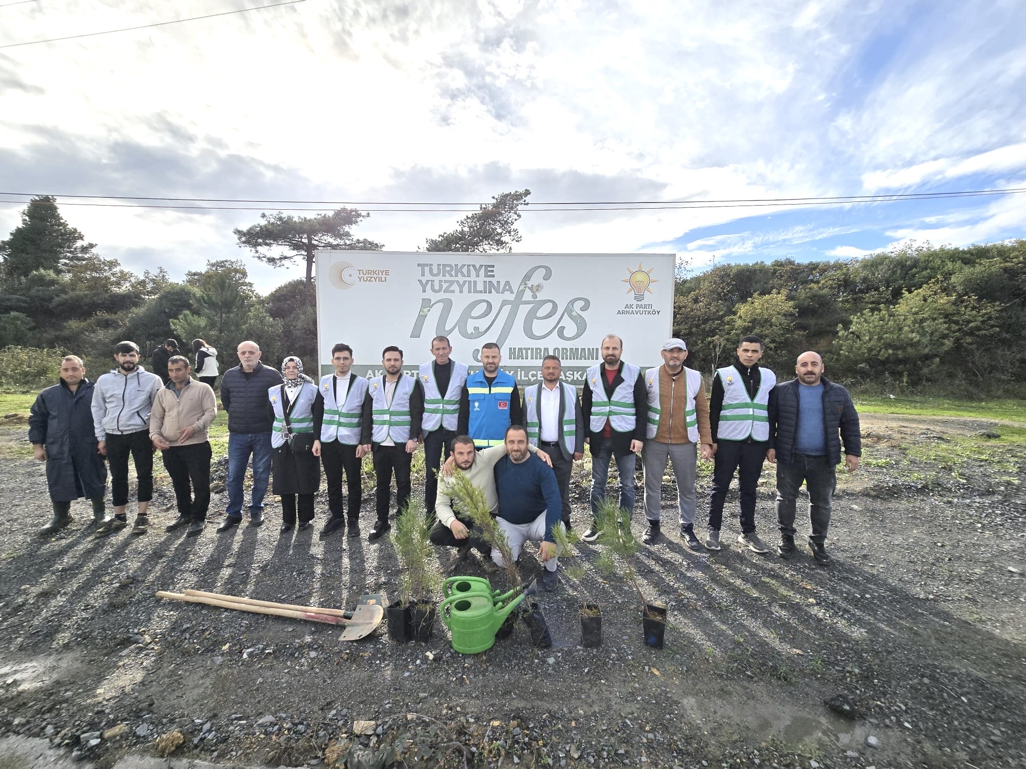 11 Kasım Milli Ağaçlandırma Günü vesilesiyle geleceğimize nefes olacak fidanlarımızı toprakla buluşturduk.