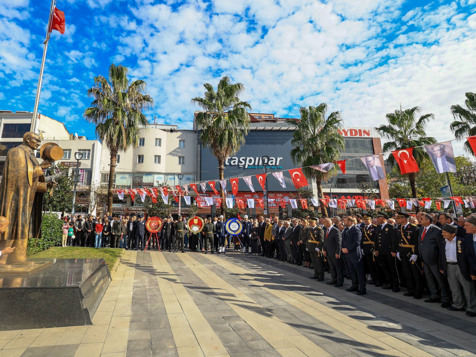 Cumhuriyetimizin 102. kuruluş yıl dönümü Çelenk Töreni