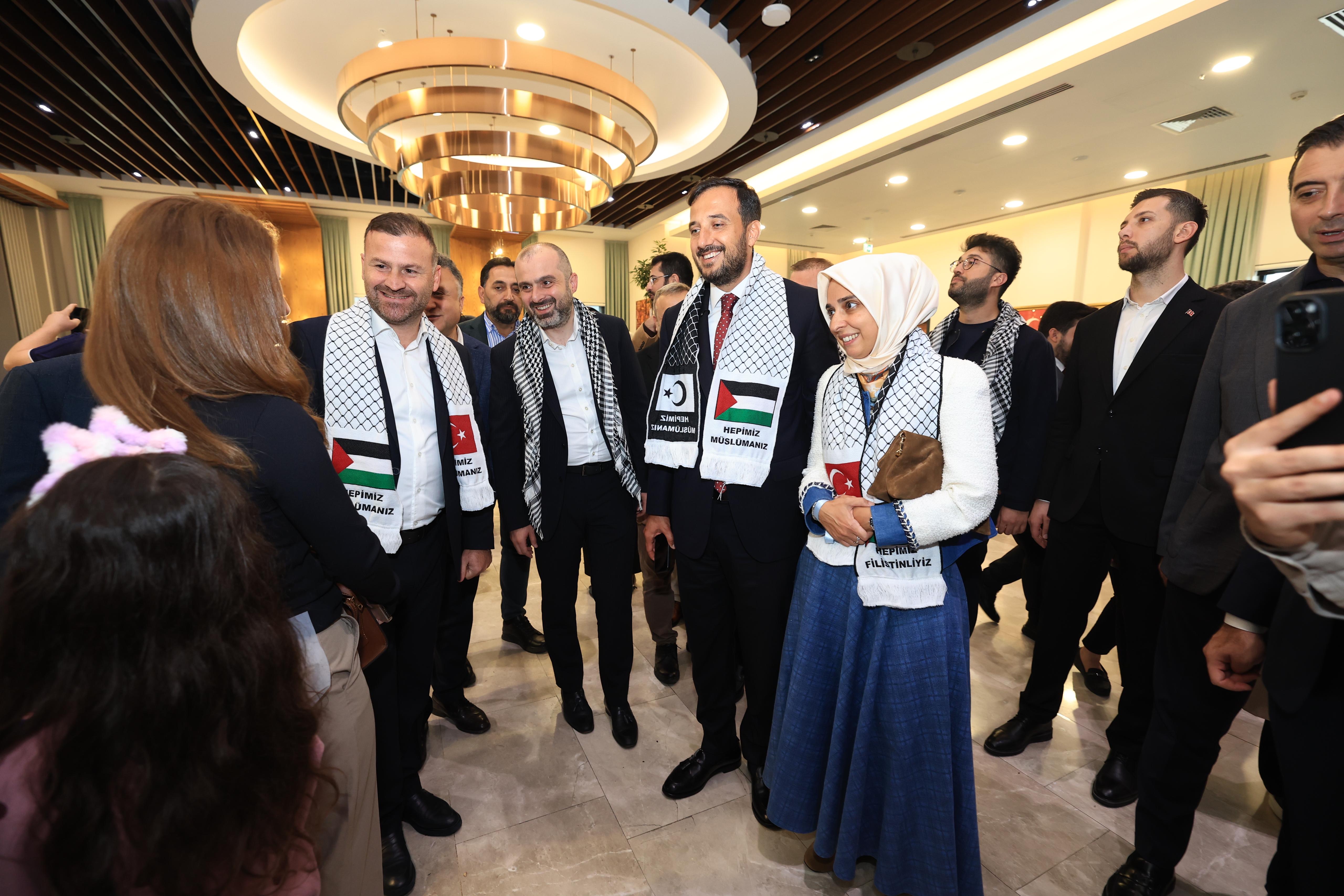 Sumud Filosunu İstanbul Havalimanı’nda büyük bir coşkuyla karşıladık.