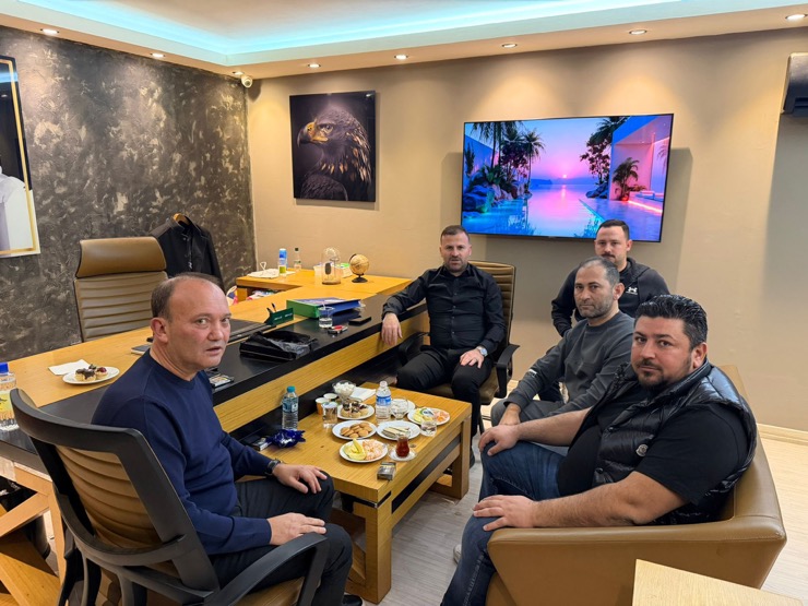 Haraççı eski Belde Belediye Başkanı Metin Karan’ı, ilçe yönetim kurulu üyemiz Serkan Adar ile birlikte ziyaret ettik.