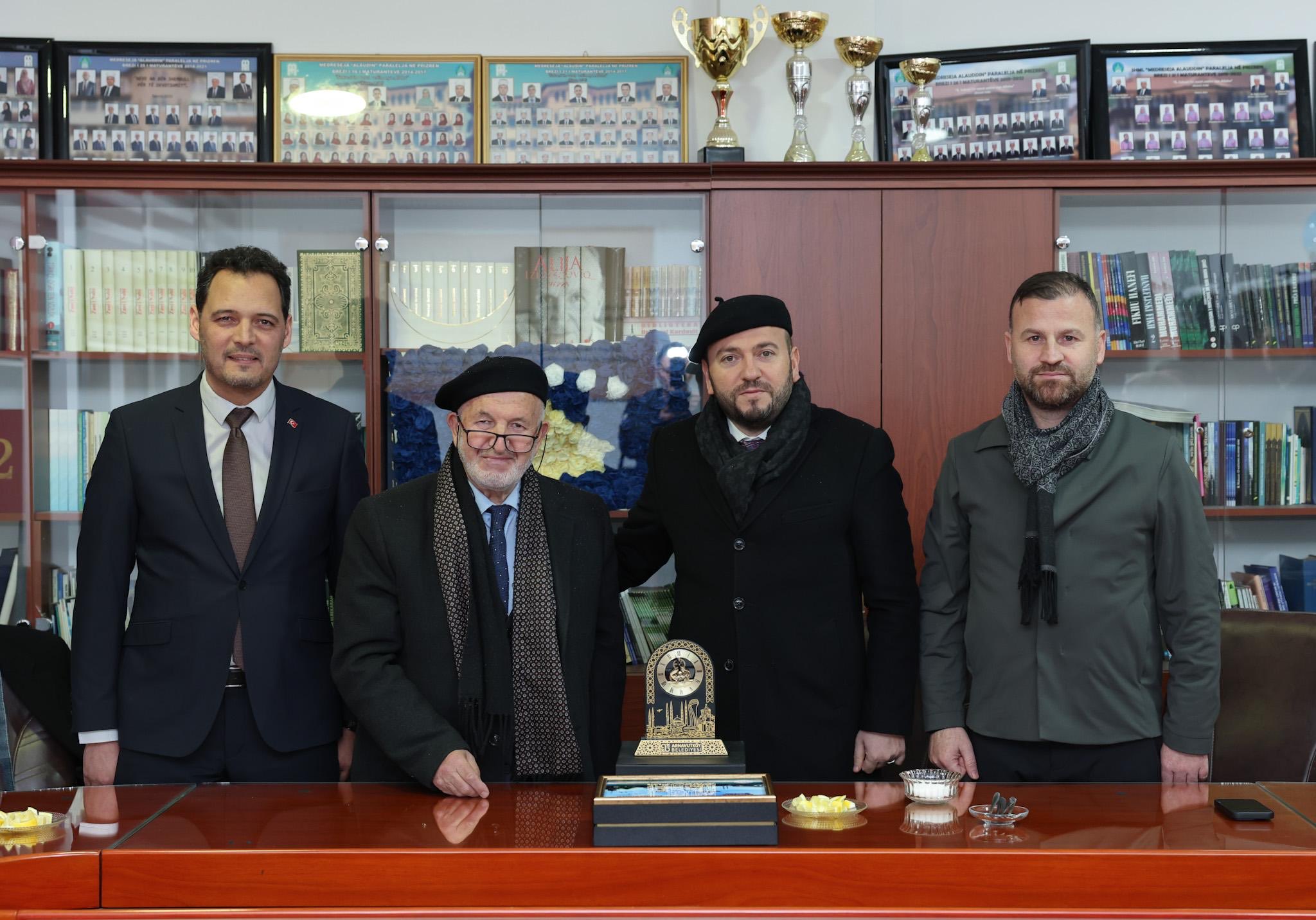 ; Bosna Hersek’in ilk Cumhurbaşkanı merhum Aliya İzzetbegoviç’in dava ve yol arkadaşı, Balkanlar’ın kıymetli ağabeyi Prof. Dr. İlyas Ramazanoğlu’nu ziyaret ettik.