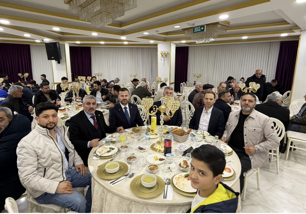 Siyarder Siirt İli ve İlçeleri Yardımlaşma Derneği’nin düzenlediği iftar programına, Belediye Başkan Yardımcımız Ahmet Altay ve teşkilatımız ile birlikte katıldık.