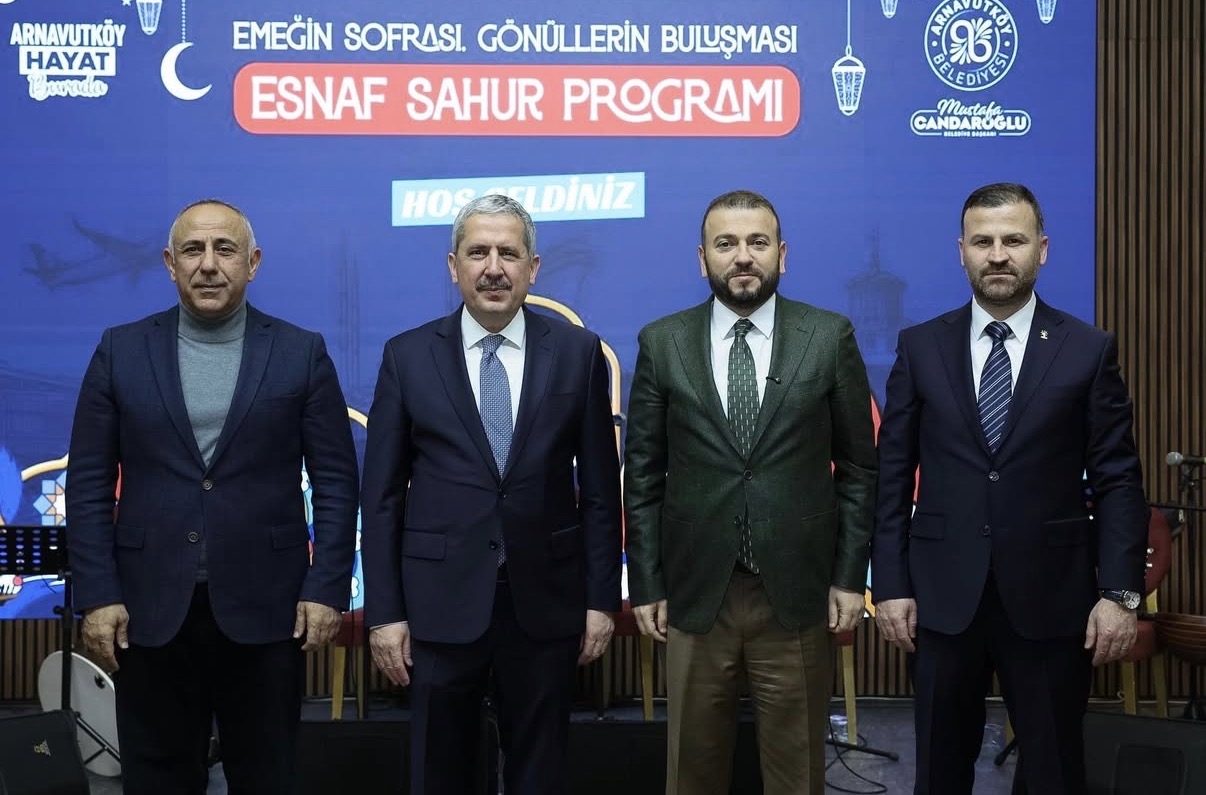 Ticaret Bakan Yardımcımız Sayın Mahmut Gürcan, Vali Yardımcımız Mahmut Hersanlıoğlu ve Belediye Başkanımız Mustafa Candaroğlu ile birlikte bugün ilçemizde bulunan kıymetli esnaflarımızla sahur soframızda bir araya geldik.